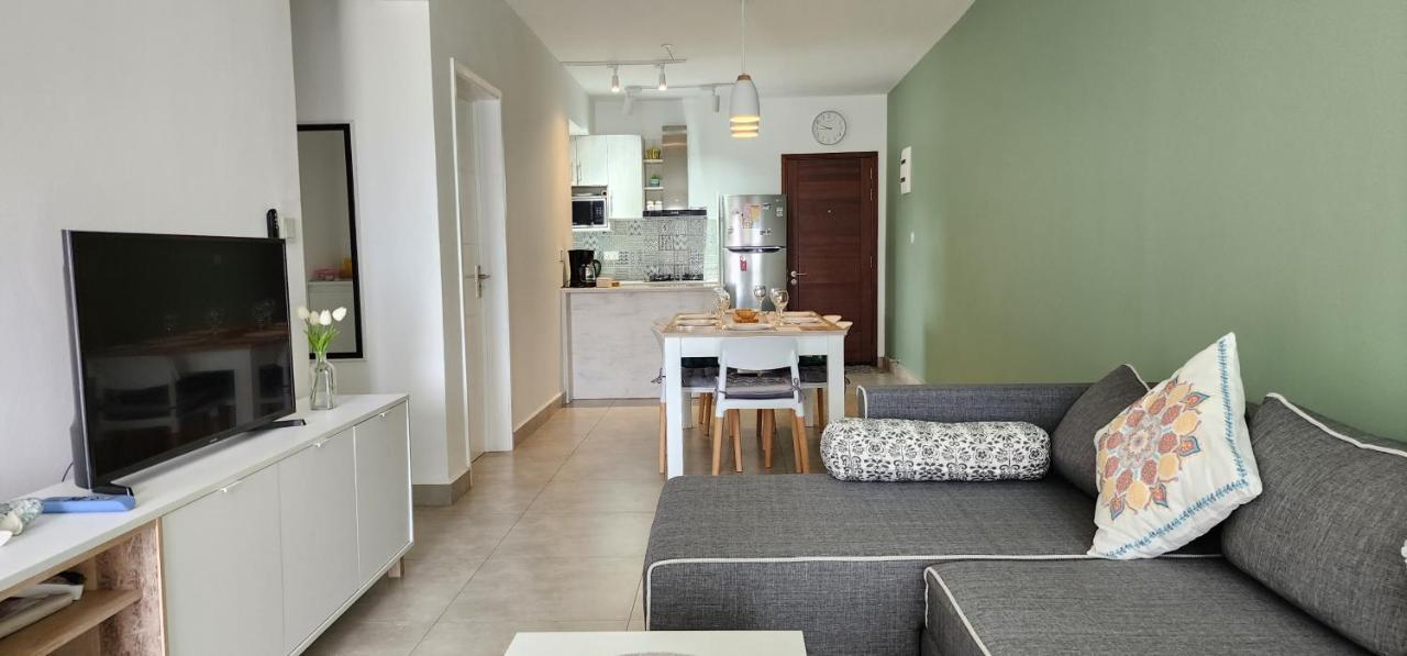 Sandstone Luxury 2 Bedroom Apartment With Lift And Common Pool Flic-en-Flacq Extérieur photo