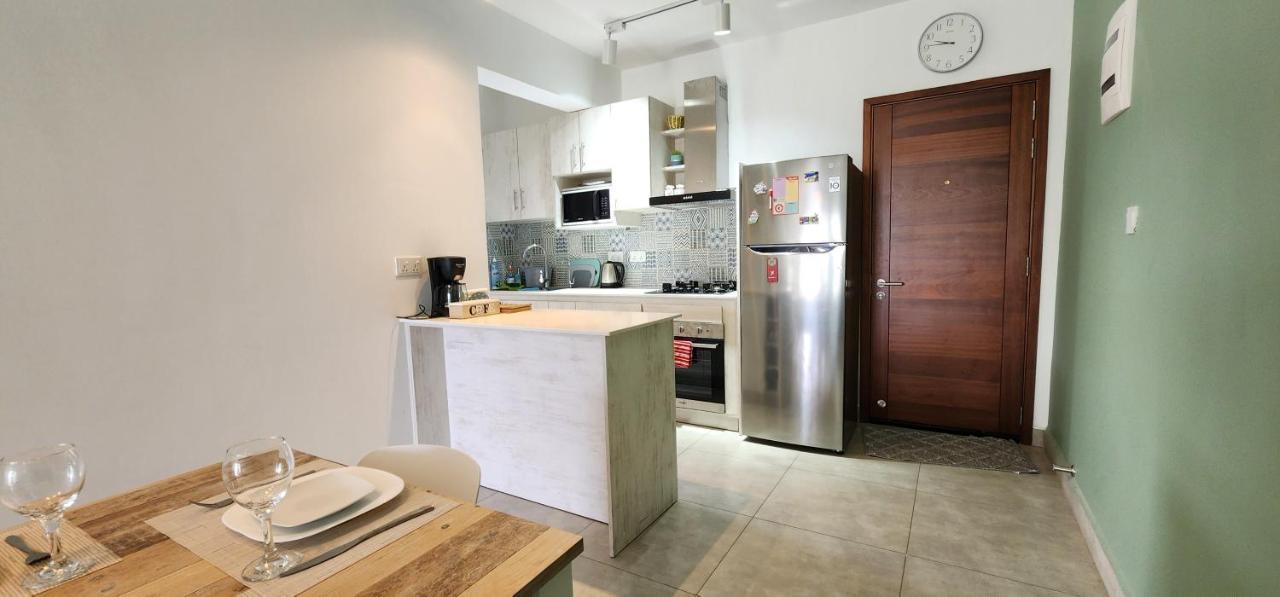 Sandstone Luxury 2 Bedroom Apartment With Lift And Common Pool Flic-en-Flacq Extérieur photo