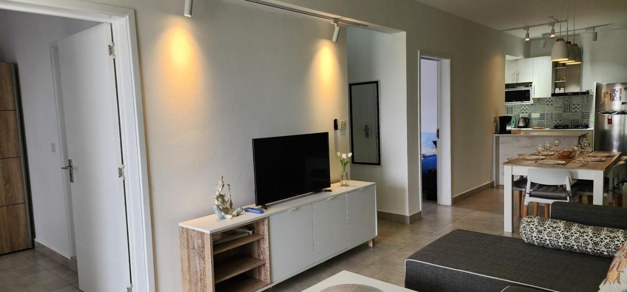 Sandstone Luxury 2 Bedroom Apartment With Lift And Common Pool Flic-en-Flacq Extérieur photo